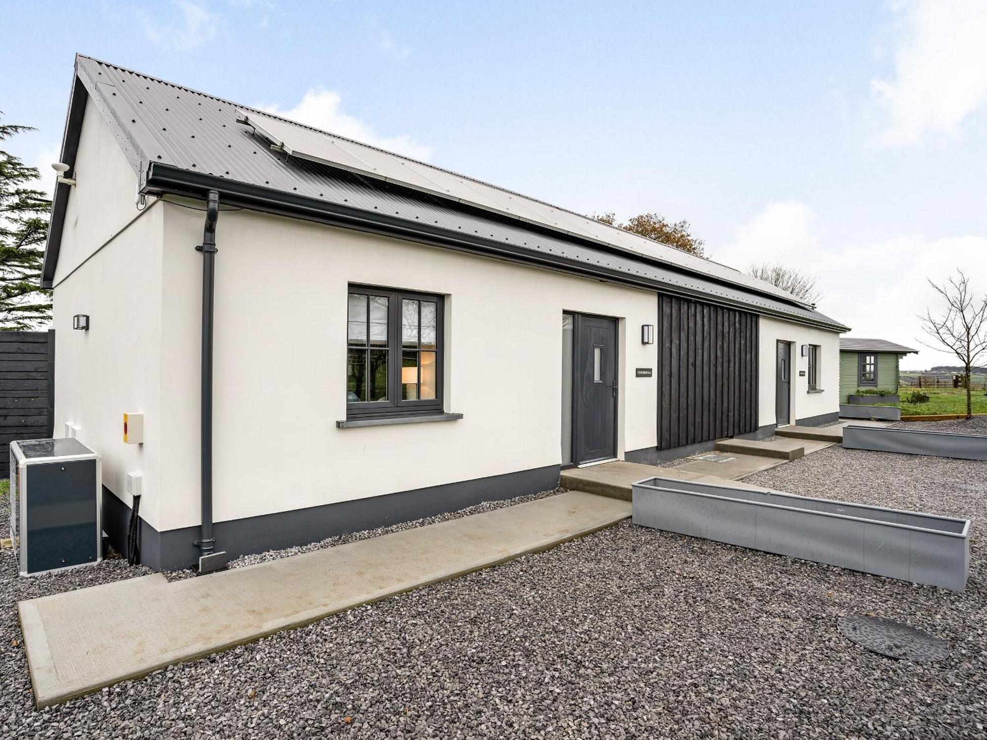 Cowshed 1 - Uk35456 Villa Whitland Bagian luar foto